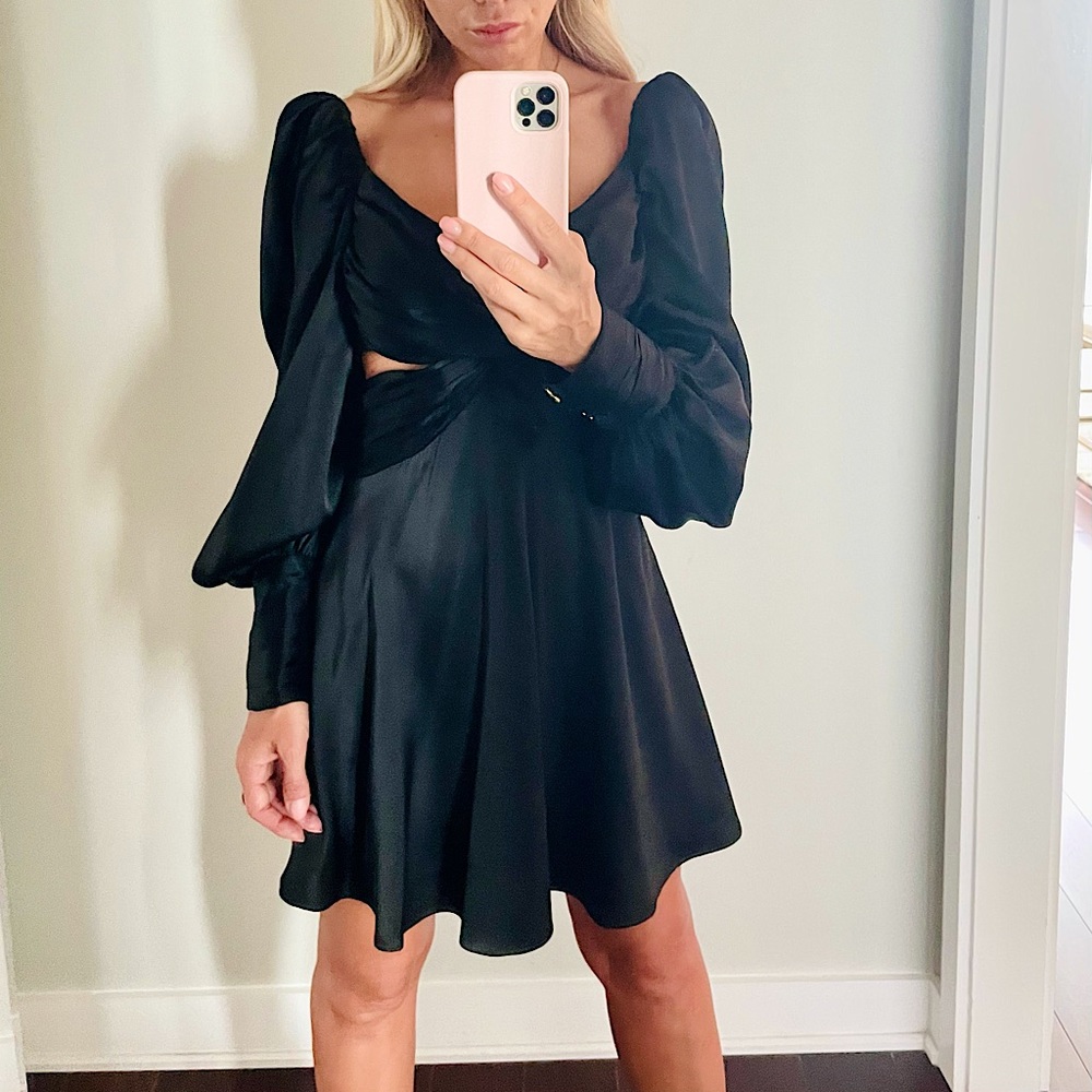 Ultimate cut out party dress . 100% silk size 36(0)